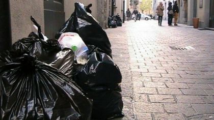 Da lunedì prossimo, 1 settembre, scatta il divieto dei sacchi neri per la raccolta differenziata Da lunedì prossimo, 1 settembre, scatta il divieto dei sacchi neri per la raccolta differenziata