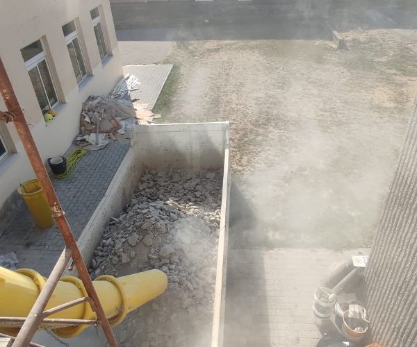 Al via i lavori del plesso scolastico di Orentano, nuovi pavimenti e realizzazione degli intonaci interni